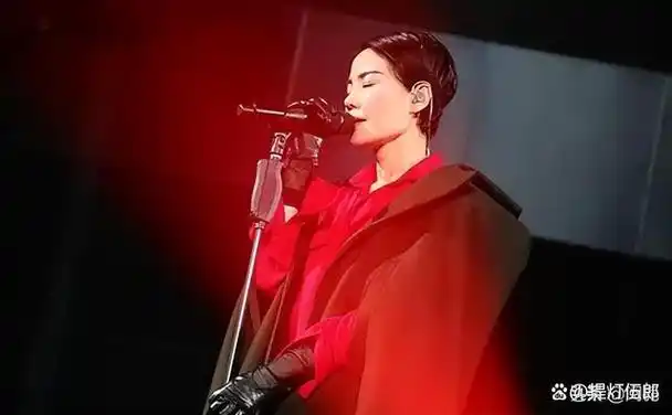 盘点10位女星的奢侈生活杨幂一张面膜2万王菲私人飞机五千万