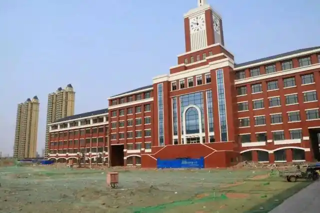 石家庄十五中:飞行员班喊你来报名,年薪百万不是梦!