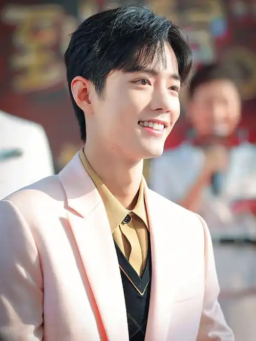 人间理想肖战的治愈系笑容你值得拥有