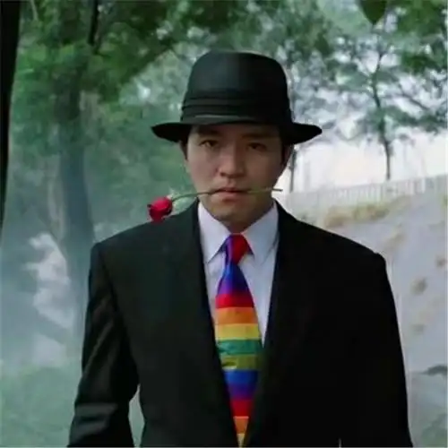 周星驰一左一右情侣头像图片 星爷情头