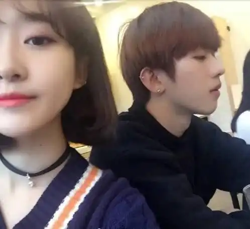 蔡徐坤前女友肤白貌美大长腿上创造101想借蔡徐坤捧红自己