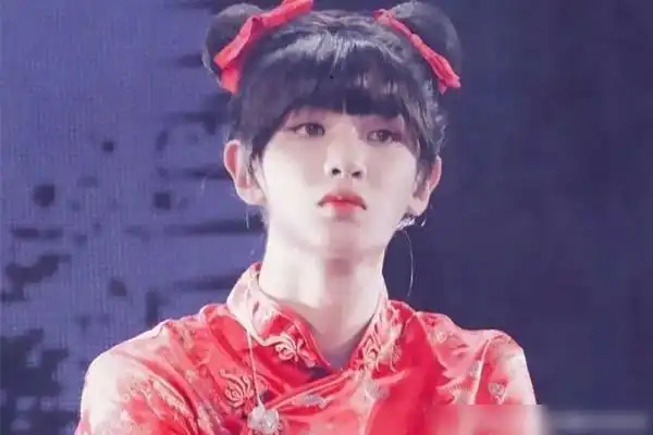 全新挑战曝蔡徐坤将拍一套女装写真元旦前后公开