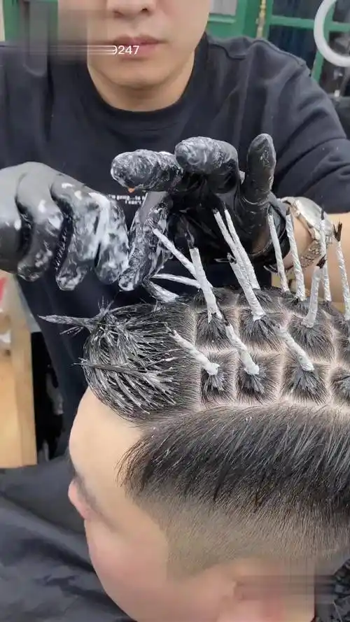 小碎盖烫锡纸烫也是非常不错的发型,有型好打理!