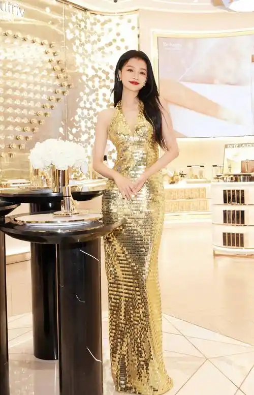 大长腿美女孙怡身材高挑,曲线优美,美艳且性感