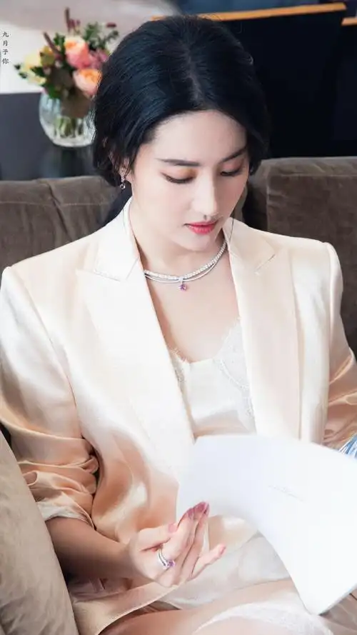 刘亦菲精选杂志壁纸合集