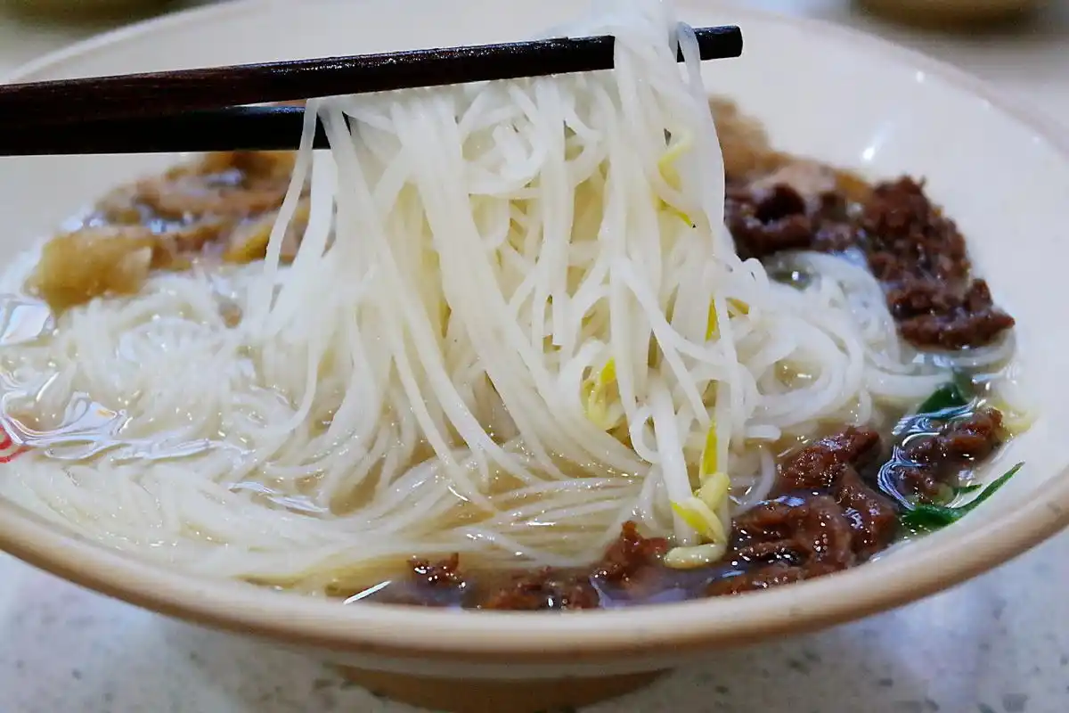 龙岩人最爱吃的清汤粉,其他城市吃不到,游客:其实味道很不错!