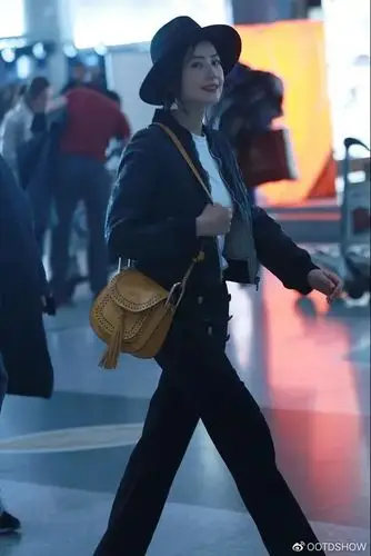 2021这个夏天如何穿搭明星帮你带来灵感抓住潮流