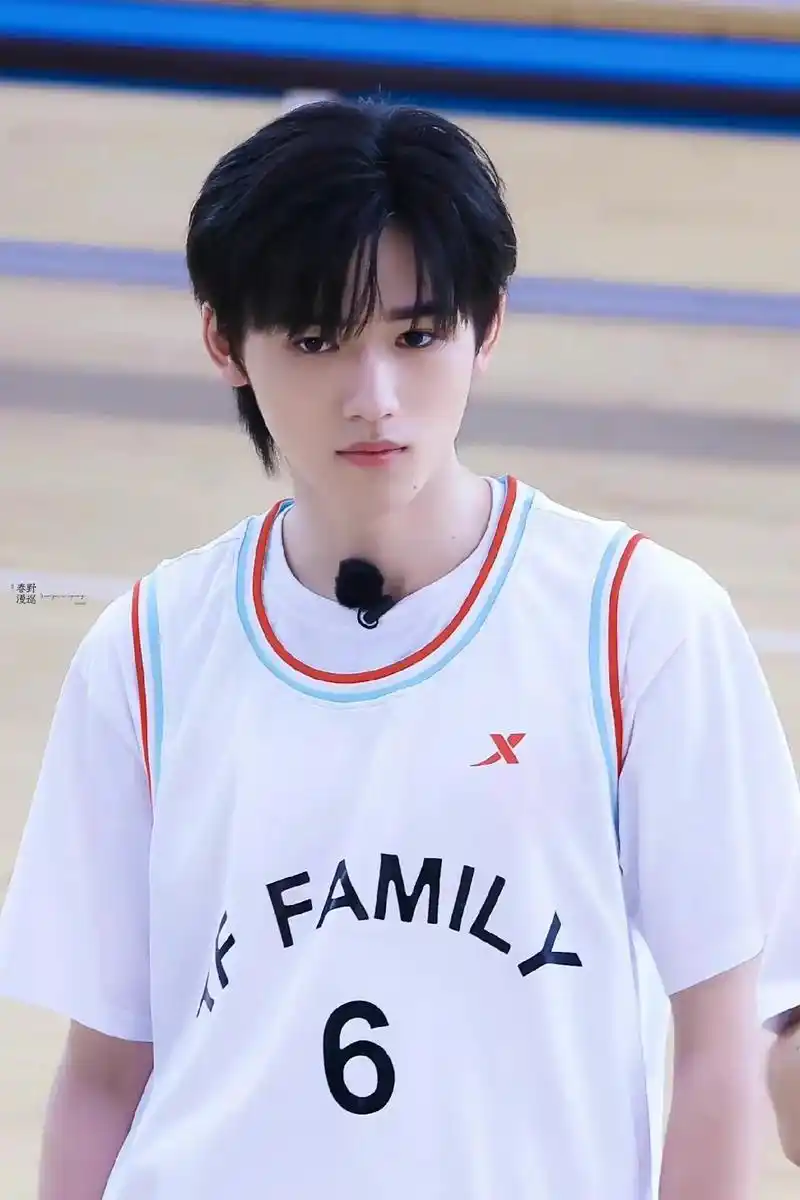 篮球90boy,图片看水印.英姿全场尖叫#时代少年团宋亚轩  - 抖音