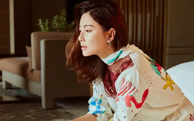 性感美女张雨绮时尚清新风格图片壁纸下载