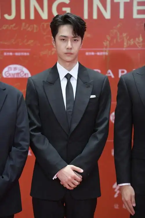 北京国际电影节闭幕红毯##电影长空之王##王一博亮相北影节闭幕式