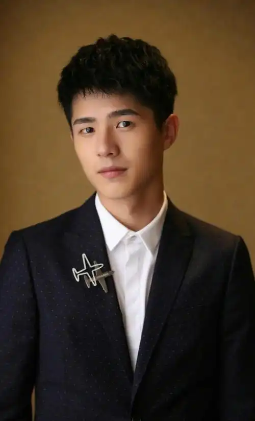 8位"少年感"的男明星:与油腻绝缘,30岁演中学生也毫不违和