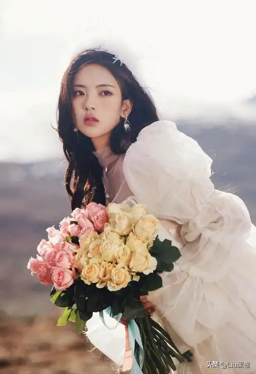 杨紫跟赵露思谁美(九零后女星颜值大赏)(5)