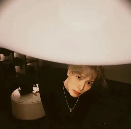 这次分享一波头像 也可做微信背景的王嘉尔帅气图#王嘉尔  #王嘉爾