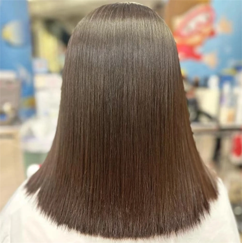 比如离子烫,蛋白植入等,都打造出直发的飘逸效果