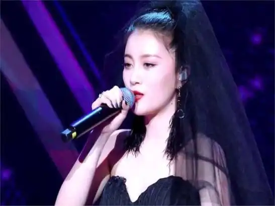 参加好声音没夺冠,却嫁给爱奇艺"总裁",34岁的她成人生赢家!