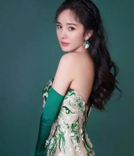 假发假牙假屁股,半个娱乐圈"从头假到脚",还剩下什么是真的|鞠婧祎|女