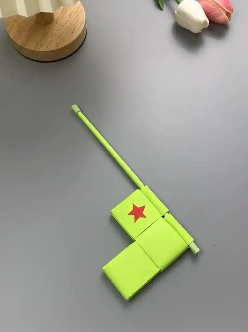 折过这个折纸手枪的,孩子都能打酱油了吧?