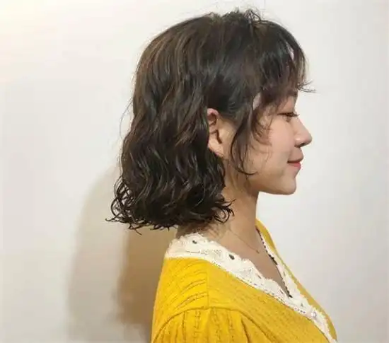 韩式短发水波纹卷发 复古风风潮快来看看吧_发型造型_宝妈时尚生活网