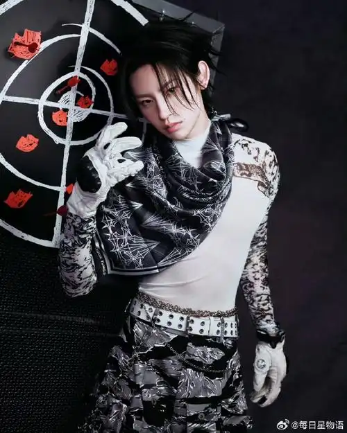 小鬼kiss舞台看起来好会kiss##无限x巡回演唱会南京站