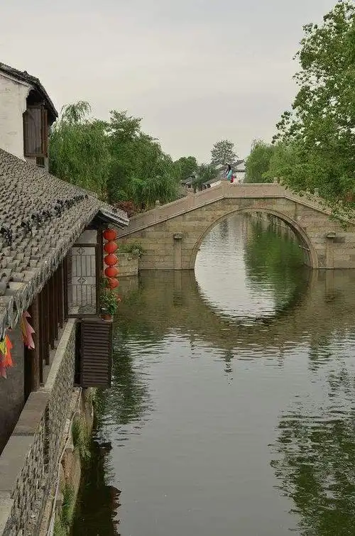 江南小桥流水丽人图. 城市的雨制作. 2019.1.30.