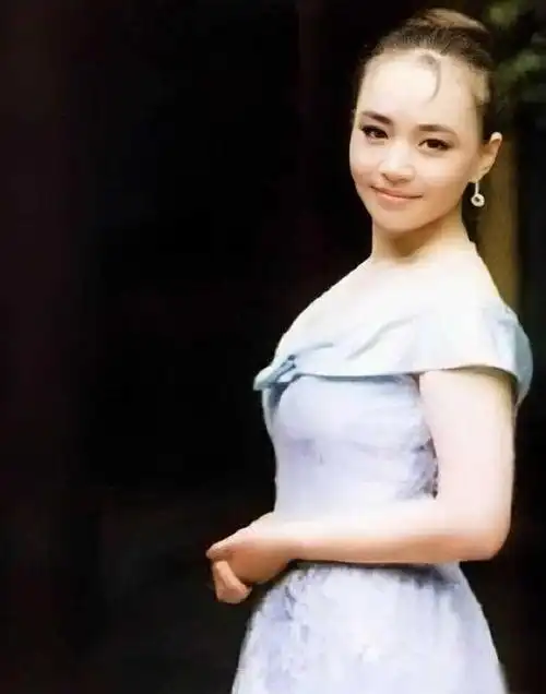 宋丹丹算不算大美人看看她年轻时与倪萍的合照就有答案了