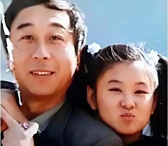 原来她就是冯巩的女儿从不拍吻戏如今年近40的她仍像1