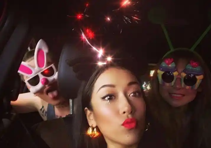 看黑美人吉克隽逸如何用口红点亮唇色脸不白肤色暗女生必看