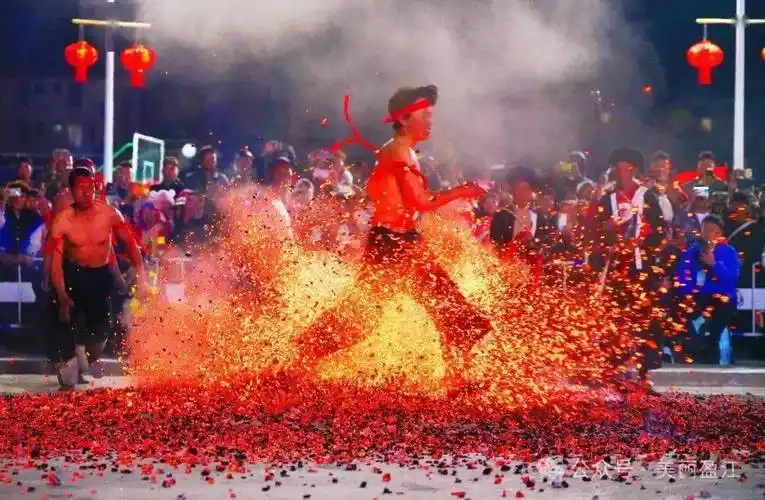 上刀山,下火海,踩玻璃……盈江县2024年傈僳族阔时节成功举办_民族