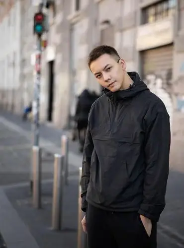 "栗子头"检验男星颜值!陈伟霆帅到让人窒息