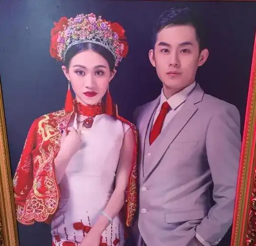 赵丽颖亲弟:撞脸霍建华,在老家打工照顾父母,妻子不输明星姐姐|冯绍峰