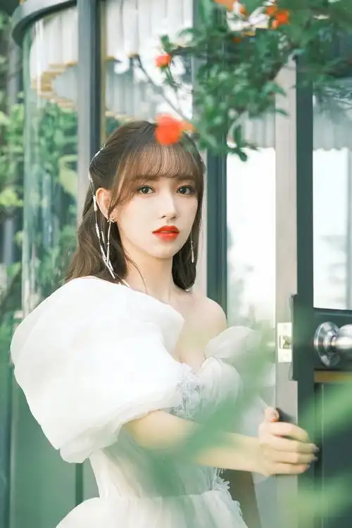 楼外今天程潇红毯真的太美了