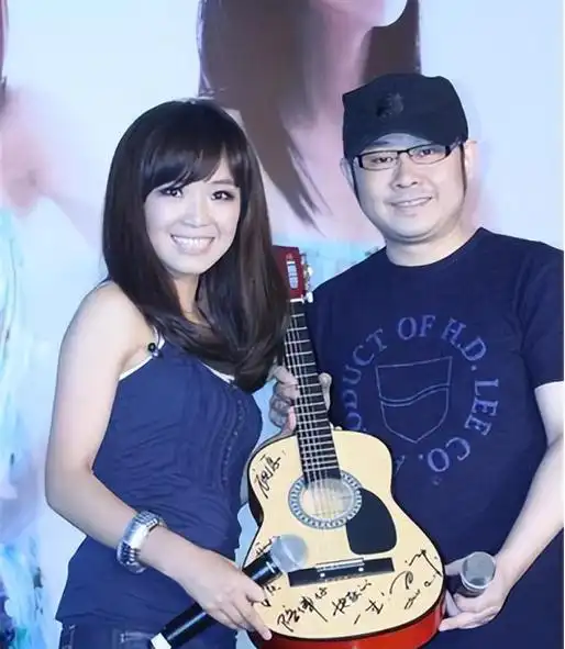 刀郎云朵关系被提出质疑,经过深入思考,发现只是一场虚假的惊吓