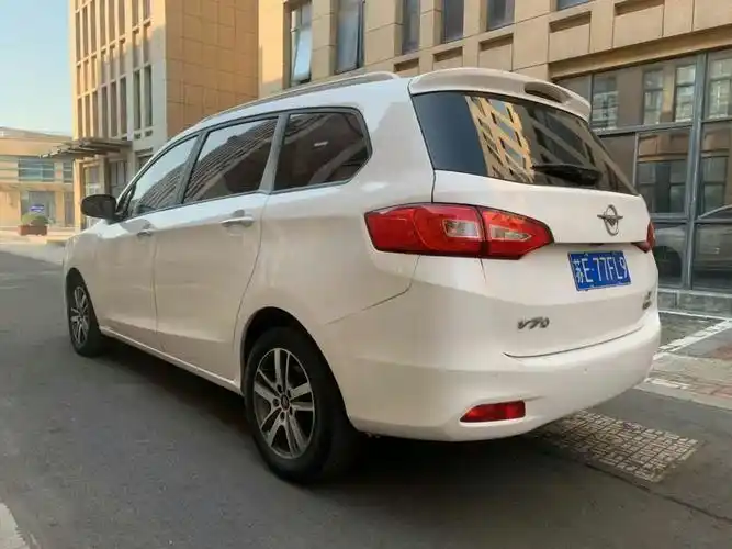 海马 v70  2016款 1.5t 自动适99畅型 6座图片