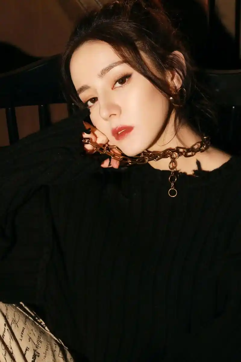 啊,姐姐好帅😍#迪丽热巴 #又美又飒 #拽姐穿搭 #帅就完 - 抖音