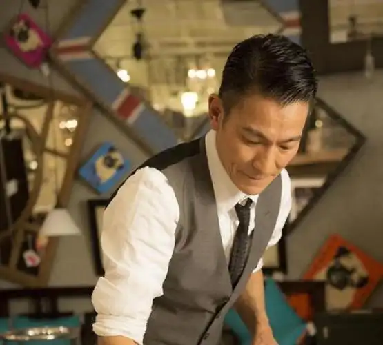 那些年刘德华剪过的发型,总有一款帅到你,一般人还真驾驭不了 - 剪