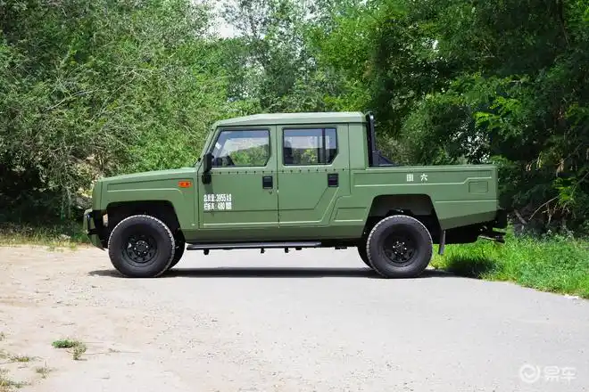 2020款勇士皮卡连体双排24t手动3035轴距柴油国vi