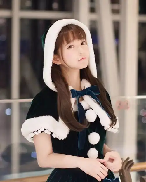 接下来,咱们还是一起欣赏下她的美照吧!