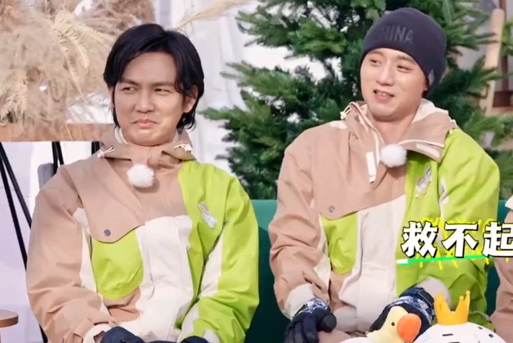 48岁钟汉良参加综艺面部僵硬医美痕迹明显生图精修差别大