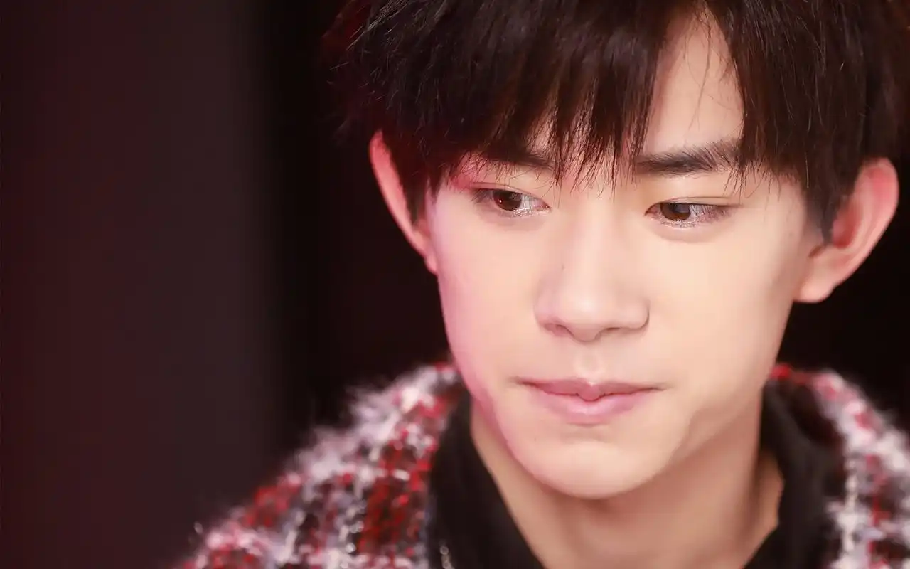 易烊千玺这就是街舞壁纸_帅气的街舞少年