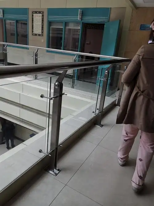 不锈钢玻璃护栏