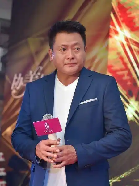 与富商老公生日秀恩爱,前夫出轨后被绿没钱没事业_骏杰_朱建昆_网友