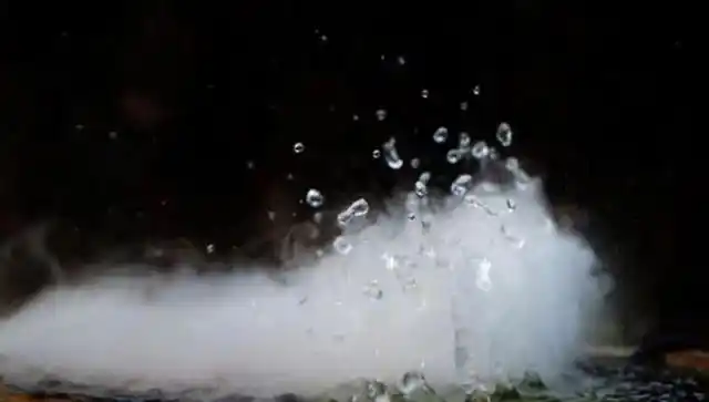 【两篇资料】原来水不是只有固态,液态和气态,"第四种水"在深海中被