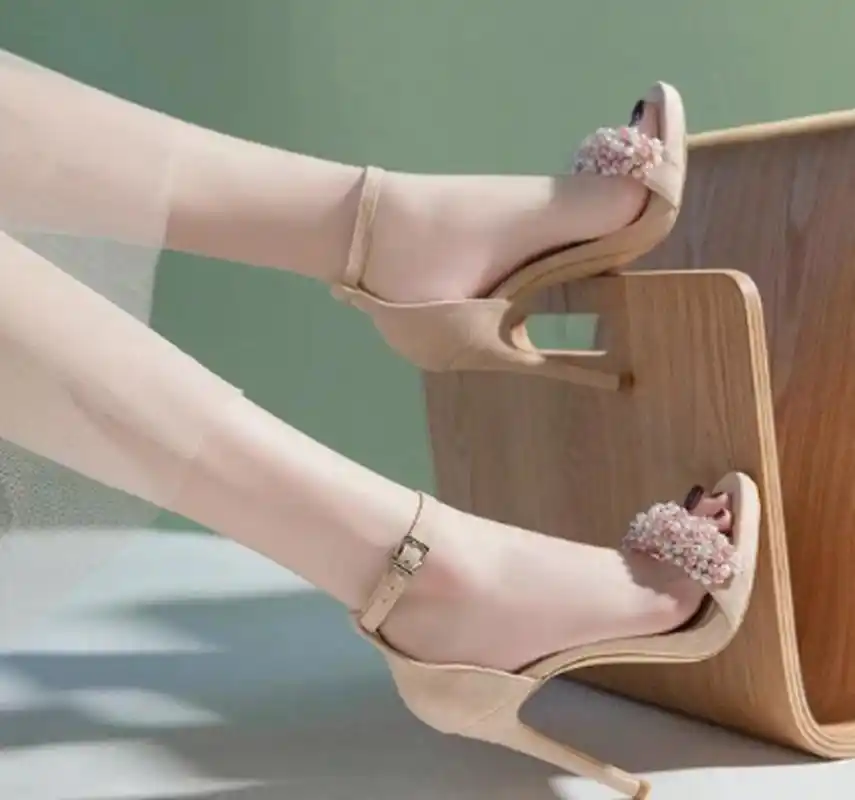 鞋子好漂亮,美足高跟,气质佳人