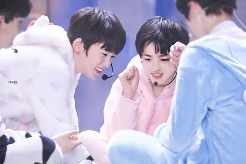 刘耀文/宋亚轩/刘耀文壁纸/宋亚轩壁纸/文轩/文轩壁纸/世界第一初恋