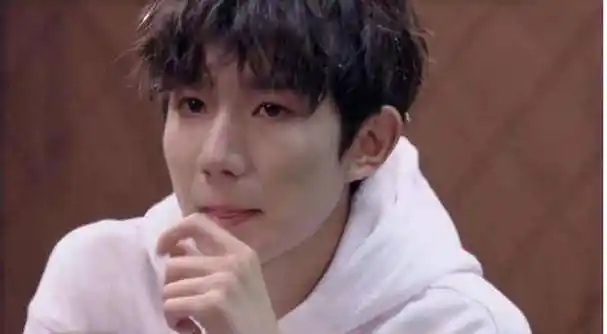 王源19年热度最高的歌曲,四句歌词唱哭听众,网友:刚哥加油!