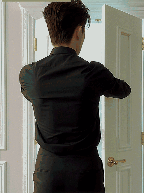 被这两个背影吸引住了#许凯