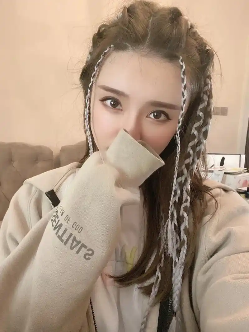 偶尔做个脏辫女孩 嘿趴girl hhhh 929292 巴扎 - 抖音