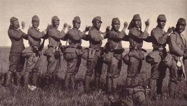 二战期间日本老照片,有的行为真是让人无法理解