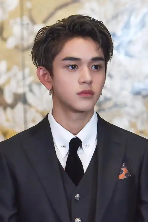 有黄旭熙的神图嘛