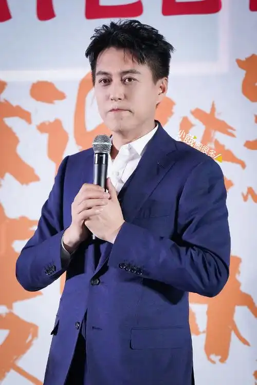 《欢迎来到麦乐村》首映式靳东高清图集6p,东哥真的演了好多次医生呀!